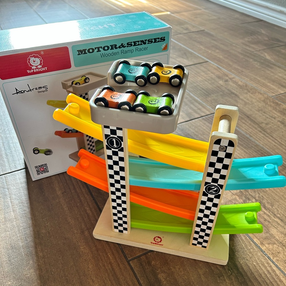 🚫SOLD🚫Toddler Wooden Ramp Car Racer Toy